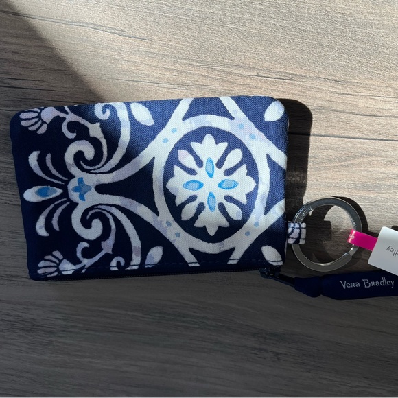 Vera Bradley - Patterned Zip ID Case - NWT - Picture 4 of 5